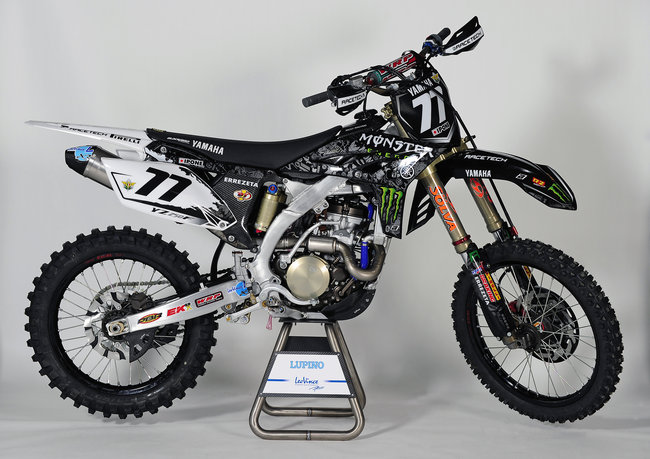 yamaha-monster-energy-motocross-team-2010_1