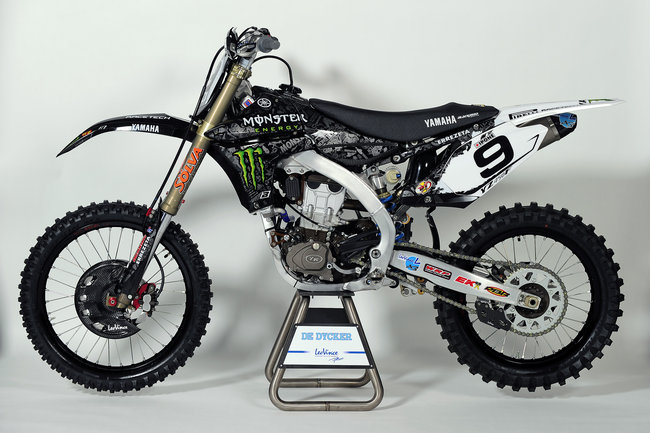 yamaha-monster-energy-motocross-team-2010_3